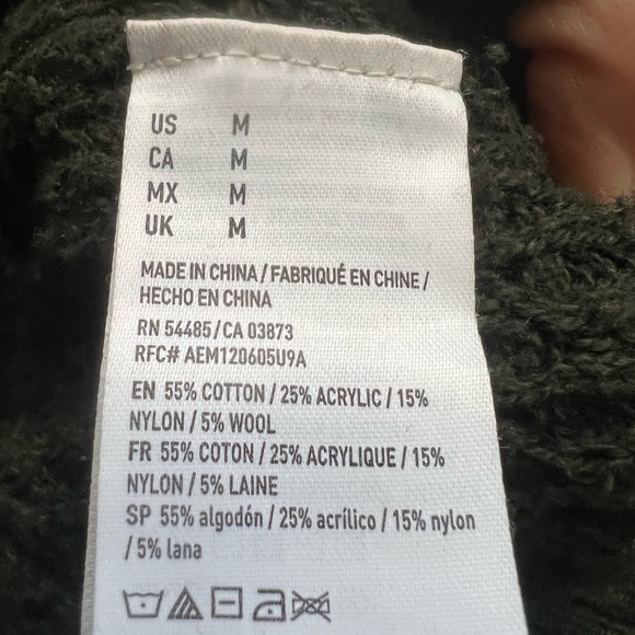 American Eagle sweater, Size Medium - Picture 8 of 8